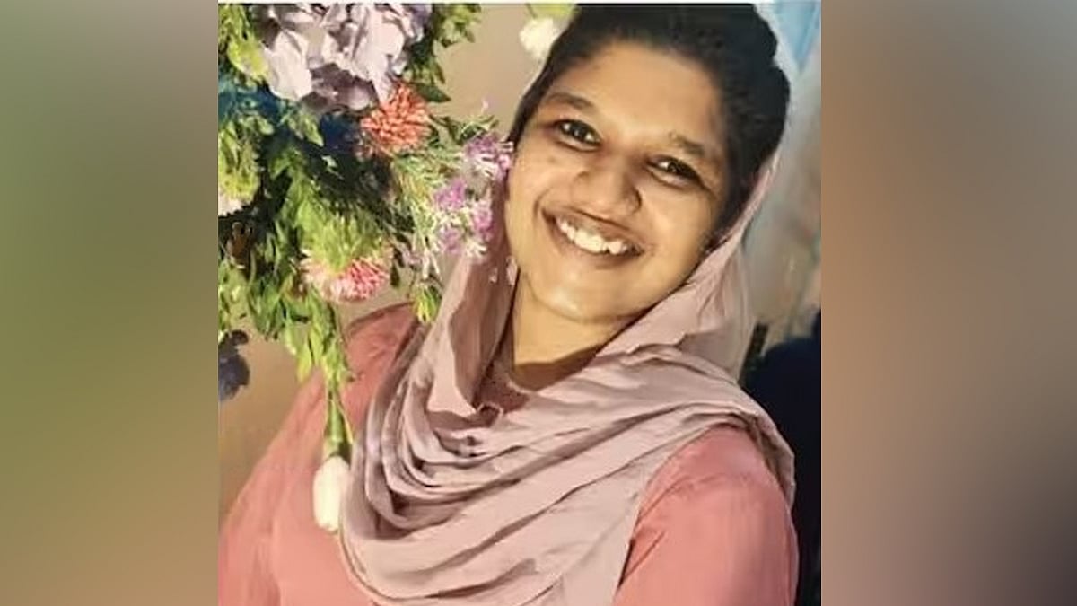 സ്കൂട്ടറിൽ കാർ തട്ടി, പിന്നാലെ ശരീരത്തിലൂടെ പിക്കപ്പ് വാൻ കയറിയിറങ്ങി; വിദ്യാർഥിനിക്ക് ദാരുണാന്ത്യം